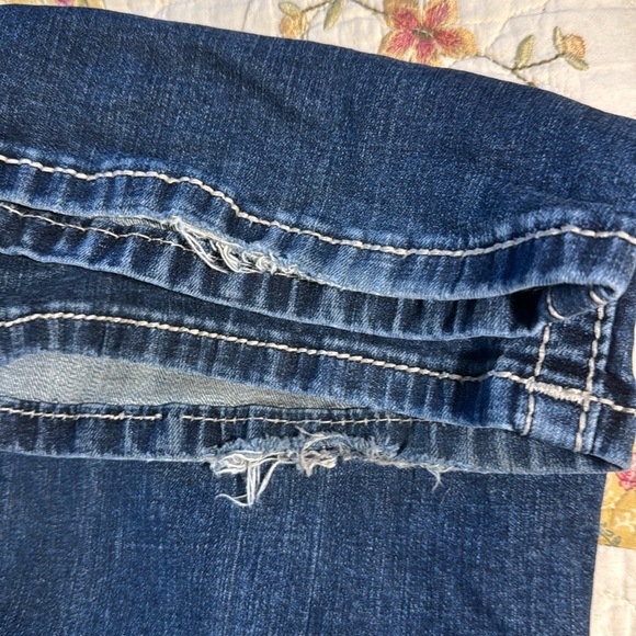 Miss Me jeans hard to find size 34 with slight stretch! - Picture 4 of 7